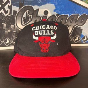Vintage 90s Chicago bulls snapback hat